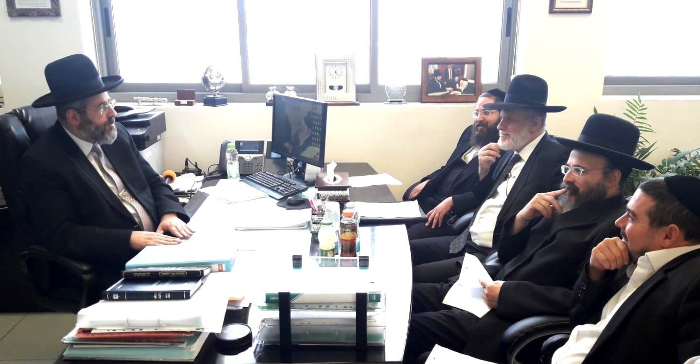הרה"ר הגר"ד לאו: "אלחם לקצר תהליכים בבתי הדין" הטועניים הרבניים והרב הראשי