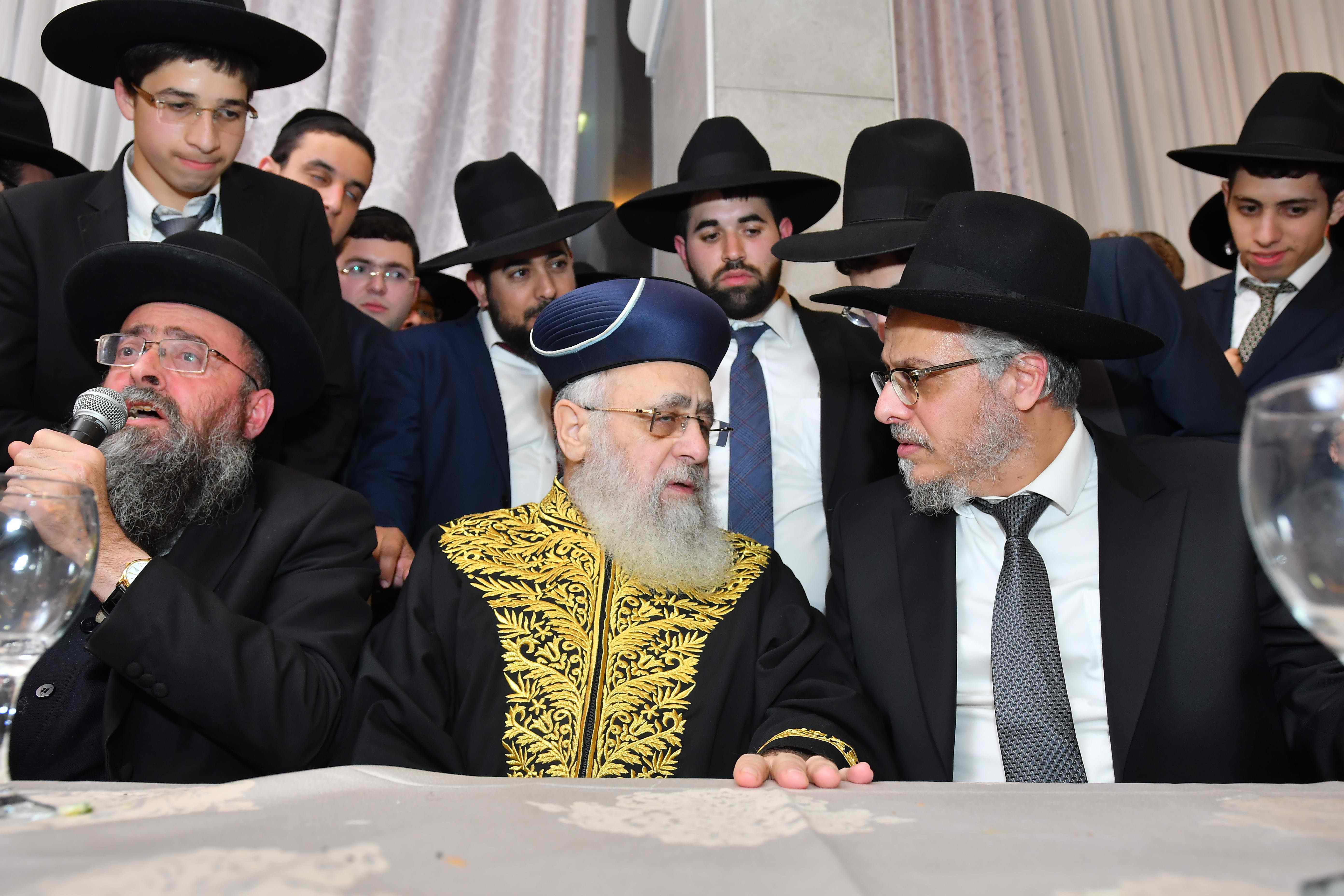 רק שמחות: השמחה הראשונה במשפחת הגר"ש קורח זצ"ל 2018-12-23_12-07-28-598_orig_DanceM(230)