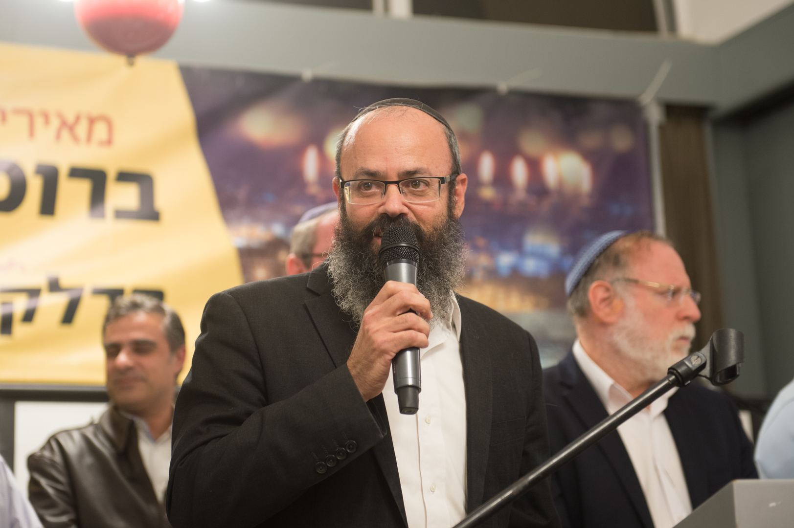 תיעוד: הדלקת נרות מרגשת במעלה הר הזיתים AO1_3326