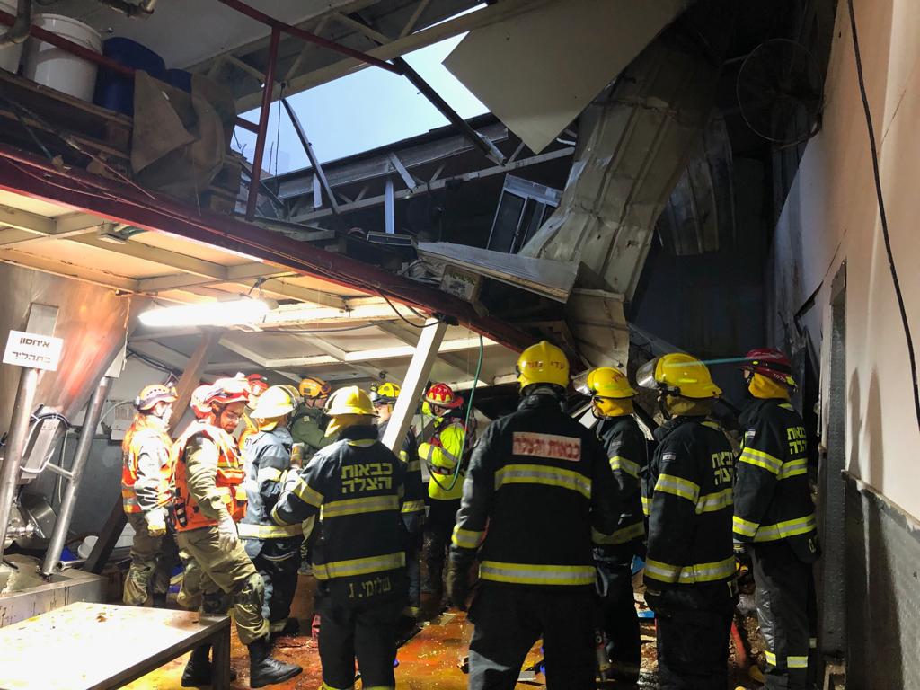 מזג האוויר: קיר בטון קרס על עובד במפעל בעטרות – הפועל נהרג WhatsApp Image 2018-12-07 at 07.45.46(1)
