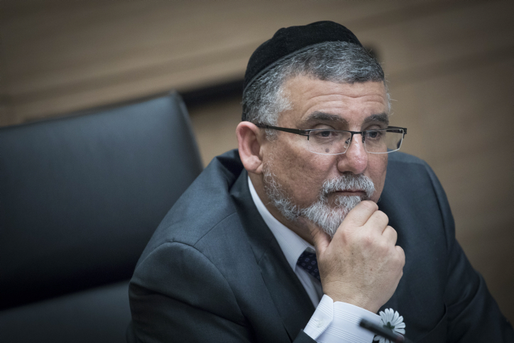 שר הדתות תוקף את שר התחבורה: "לא רומסים את השבת בגלל בחירות" השר יצחק וקנין