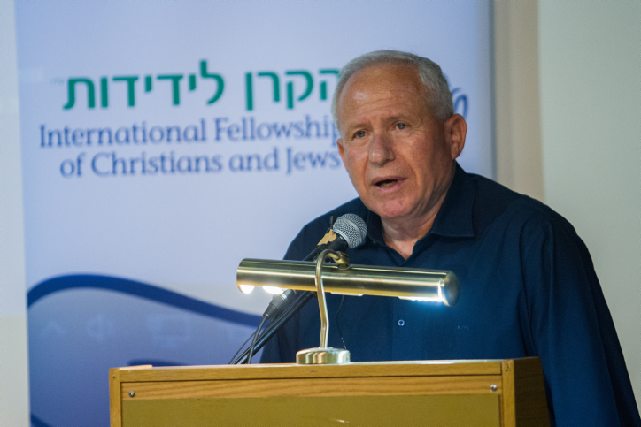 דיכטר עונה לגנץ וללפיד: "אין שוויון לאומי" • צפו אבי דיכטר