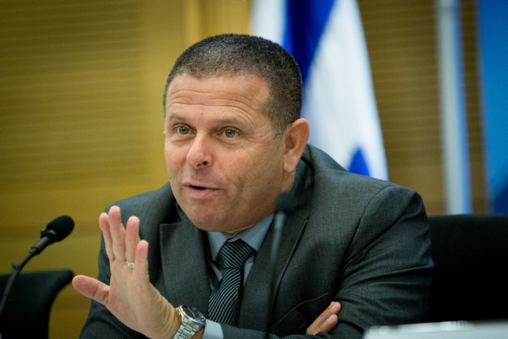 כבל: "אל תספידו אותי – אין לי כוונה להרים ידיים" .