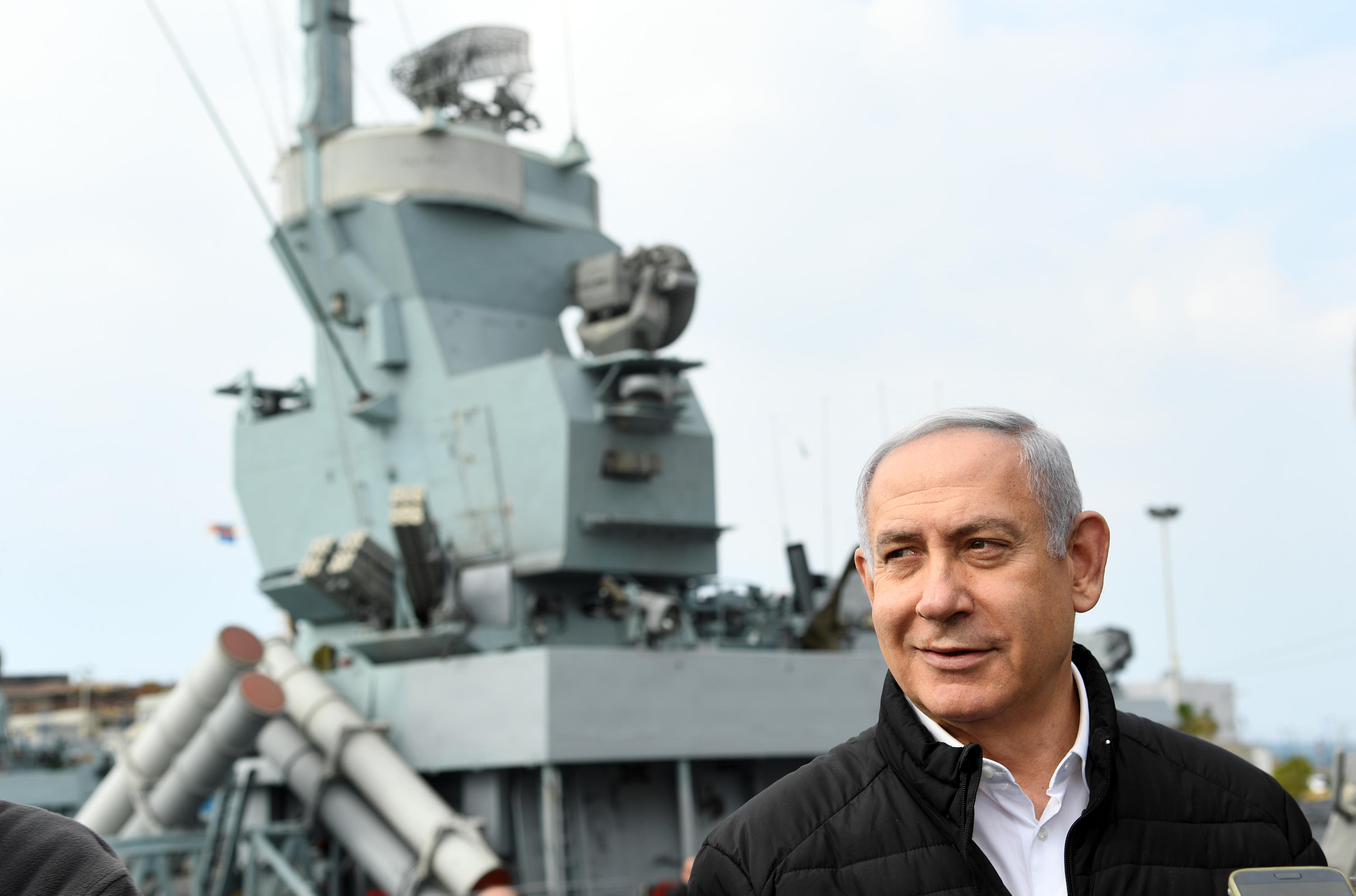נתניהו במסר לאיראן: "הטילים שלנו יכולים להגיע לכל מקום" ראש הממשלה בביקורו בבסיס חיל הים היום