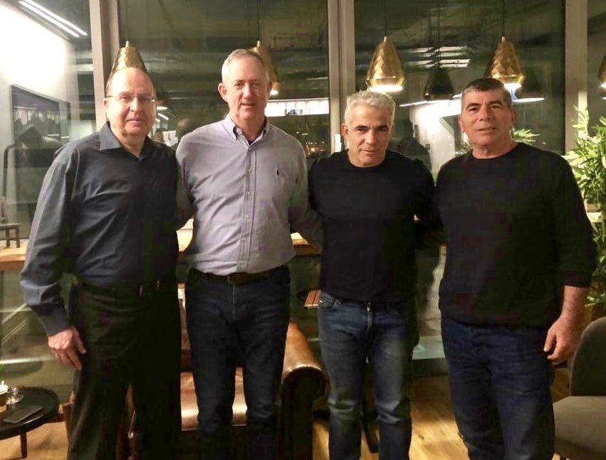 גנץ ולפיד מתאחדים; אשכנזי מצטרף למפלגה המשותפת גנץ לפיד יעלון ואשכנזי