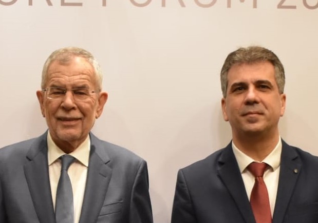 שר הכלכלה חתם: מזכר הבנות כלכלי עם אוסטריה כהן ונשיא אוסטריה