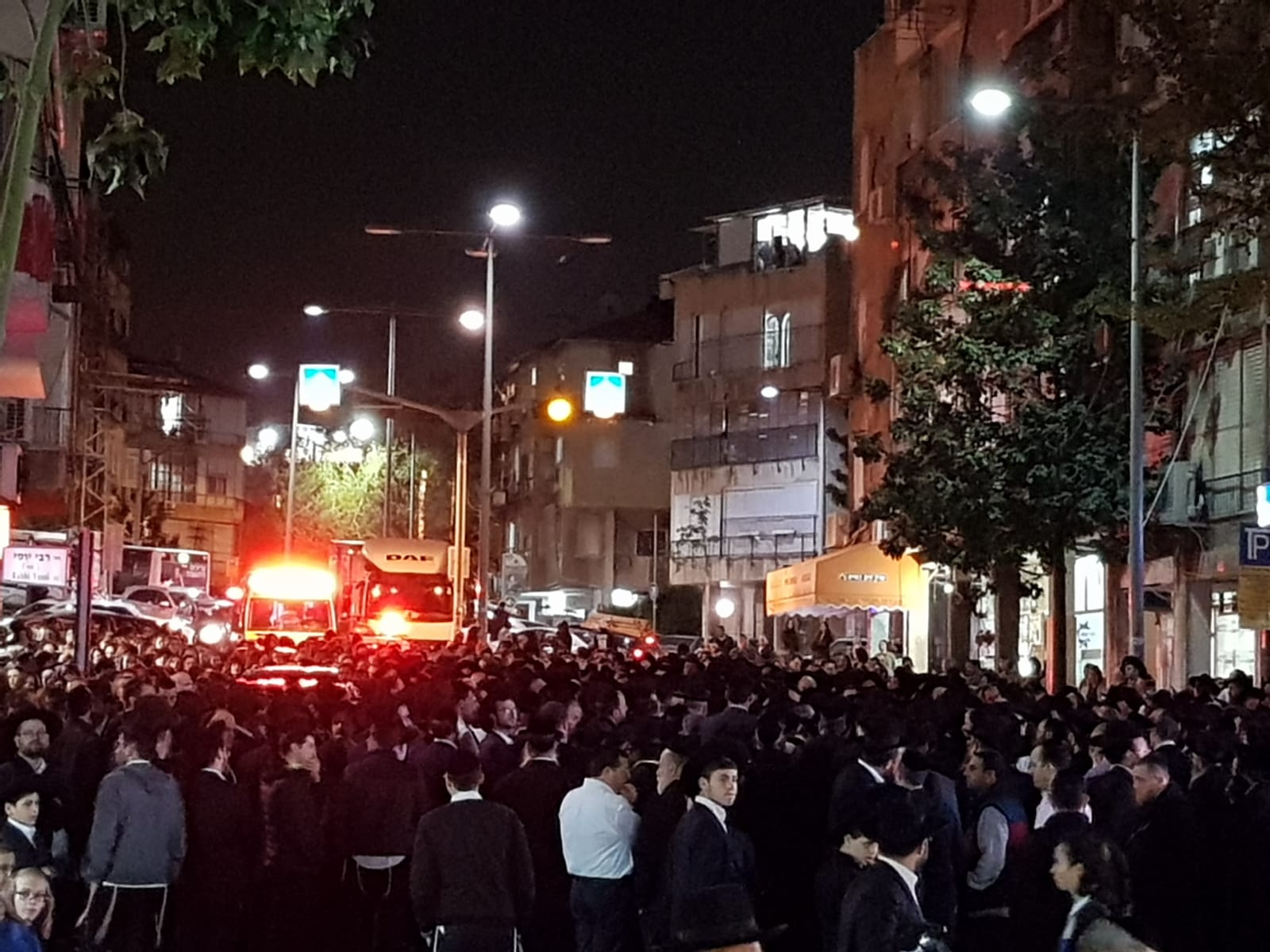 מרטיט: המונים ליוו את צביקי ולדר למנוחות • צפו WhatsApp Image 2019-03-28 at 21.33.36