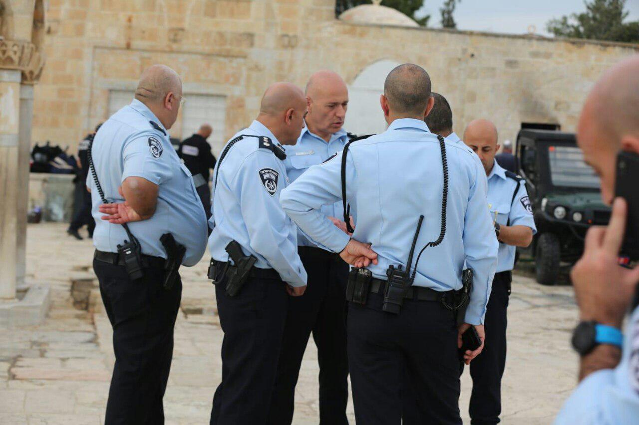 מתיחות בהר: 10 חשודים נעצרו – נמצאו מיכלים עם חומר דליק על ההר מפקד משטרת ירושלים בהר הבית
