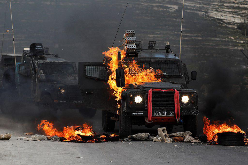 הטרור משתולל ביו"ש: ג'יפ של צה"ל עלה באש photo_2019-03-27_14-49-45