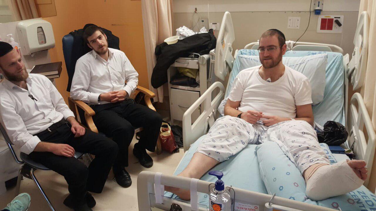 פיגוע דריסת בחורי הישיבה: קריאה לפתיחת חקירה ולעצור את המחבלים הפצוע בבית החולים