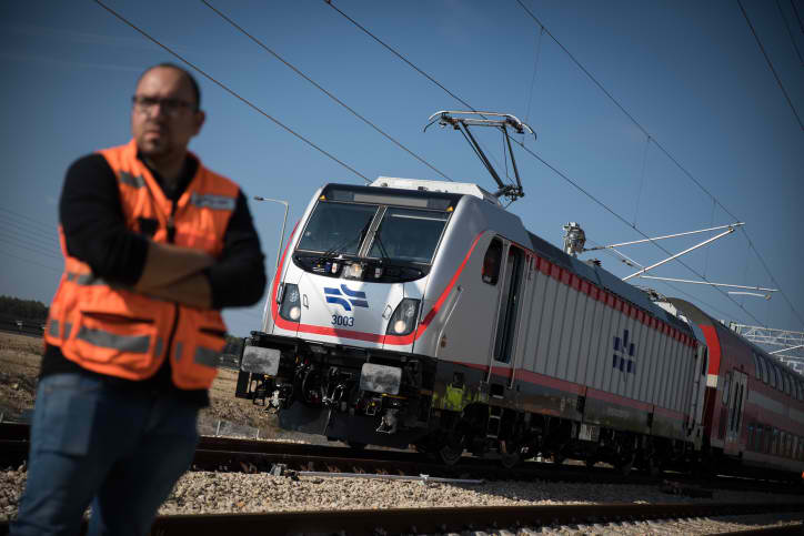 580 רכבות: היערכות לקראת יום הבחירות F180116HP01