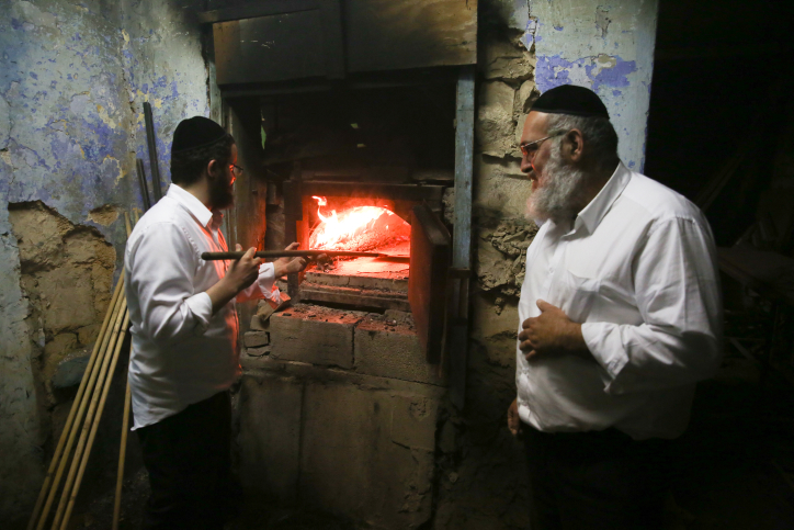 ח"י רגעים: מראות מרגעי ההכנות ועד אפיית המצות בצפת • צפו .