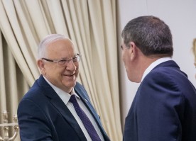 ריבלין ל"כחול לבן": "האם תצטרפו לממשלה ללא תנאים?"; אשכנזי: "לא" ריבלין ואשכנזי