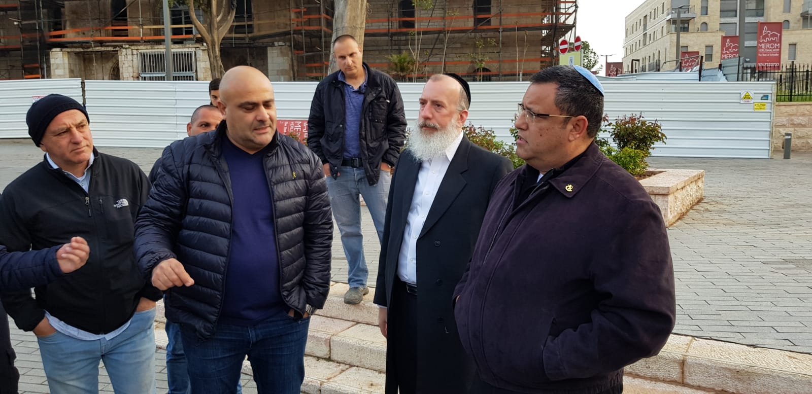 תיעוד: ראש העיר וסגנו הפתיע את עובדי התברואה d39639e1-bf32-44a3-94c7-f360894c436d