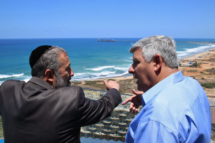 חדרה שומרת שבת: ראש העיר הביא הצעה לפתיחת עסקים בשבת ונכשל דרעי וגנדלמן