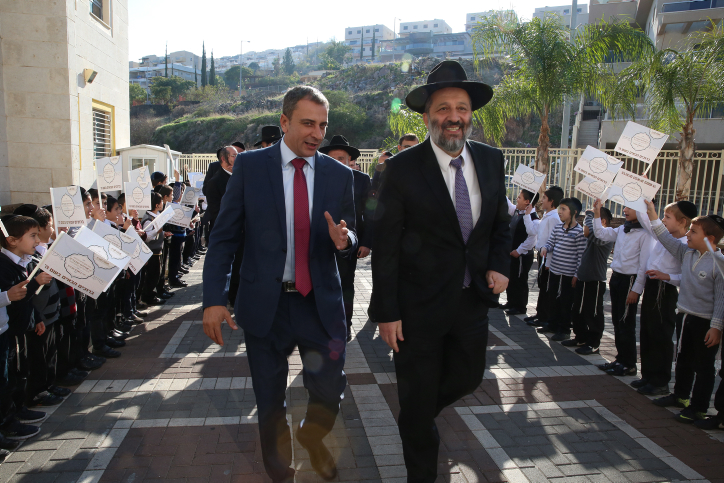 בן דוד: "קול אחד היה חסר לתקציב אך קובי העדיף להשתלח בכולם" בן דוד ודרעי בטבריה