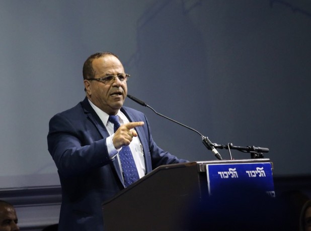 קרא תוקף: "נתניהו נכנע לקרן לישראל החדשה וביטל את המינוי" .