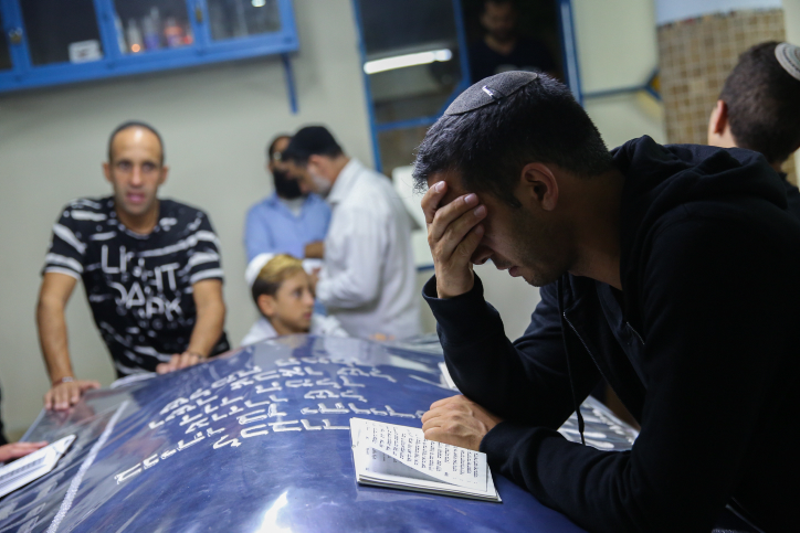 מרגש: ניצולות יד לאחים התפללו על חינוך ילדיהם בקברי הצדיקים קברי צדיקים | אילוסטרציה