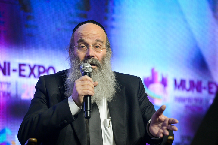 רובינשטיין על התקרית האלימה: "לא נרפה עד שימצאו ויועמדו לדין" ראש עיריית בני ברק אברהם רובינשטיין