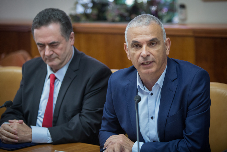 כחלון מאשים את ההאטה העולמית בגירעון: "הביא לירידה בהכנסות" .