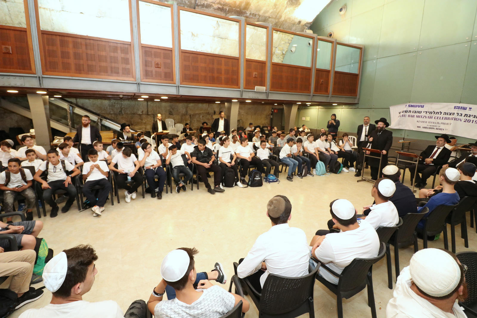 מרגש: "בזכותכם אבא מניח תפילין" IMG_3128