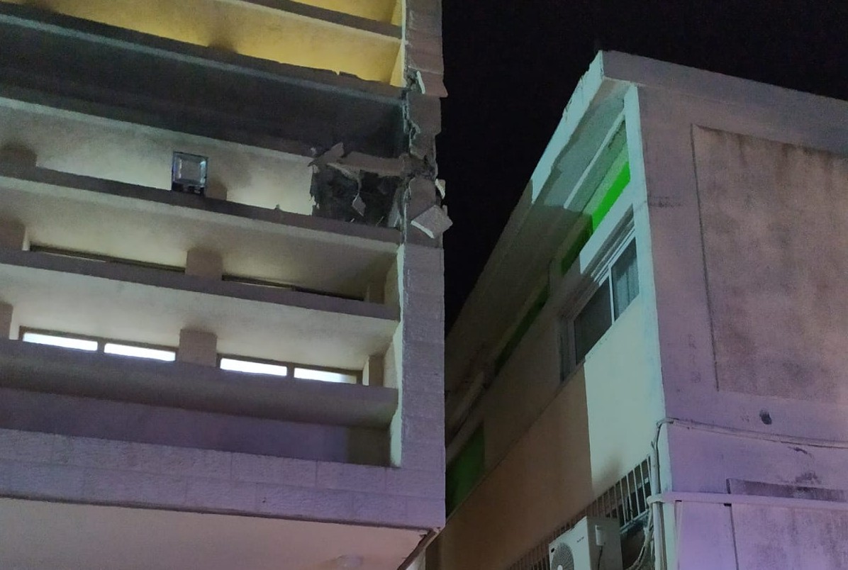 הסלמה בדרום: רקטה פגע במבנה בשדרות הפגיעה בישיבה