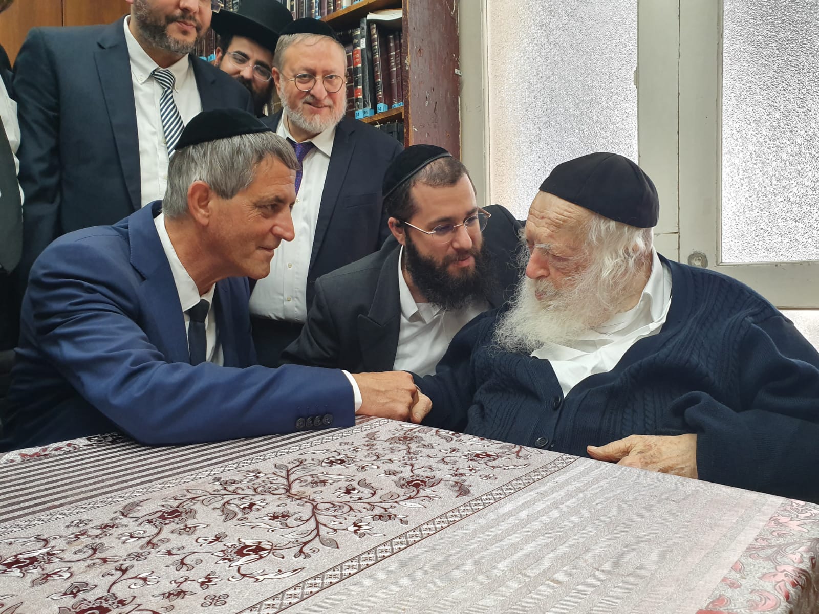 מרן שר התורה לעו"ד אבי חימי: "תזכה לקדש שם שמים" WhatsApp Image 2019-06-17 at 18.30.44