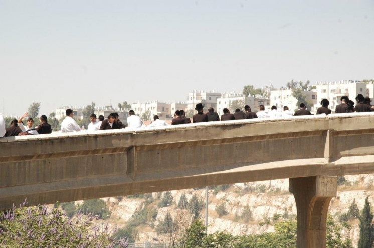 אטרקציה ירושלמית: עשרות סקרנים התגודדו לראות את מטוסי הכיבוי thumb_3a1432e1b671b38c2c7309b5d8a977ac_w746