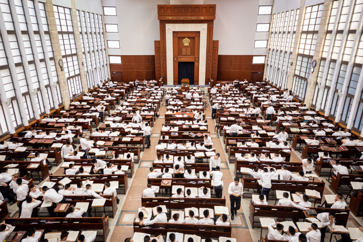 הרשם אורי זלזניק: "מעל 90% מבחורי הישיבות כבר מסודרים" מיר ברכפלד