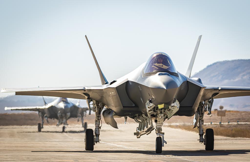 עוצמה אדירה: 2 מטוסי חמקן חדשים מסוג F3I נחתו בישראל WhatsApp_Image_2019-07-14_at_19.36.43