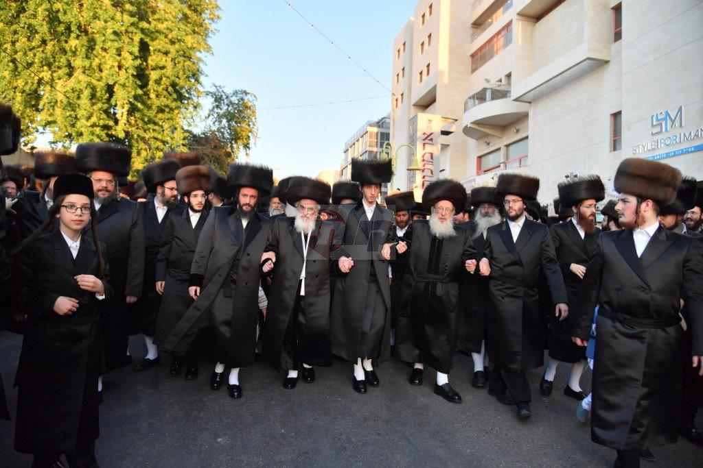 בויז'ניץ החלו בחגיגות: צפו בגלריה מה'אויפרוף' וה'פארשפיל ויז'ניץ אויפרויף צילום יהושע פרוכטר (9)