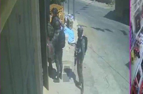 גורם בטחוני בכיר: "לא מדובר בחטיפה" סריקות חיילים כפי שנקלטו במצלמות אבטחה פלסטיניות