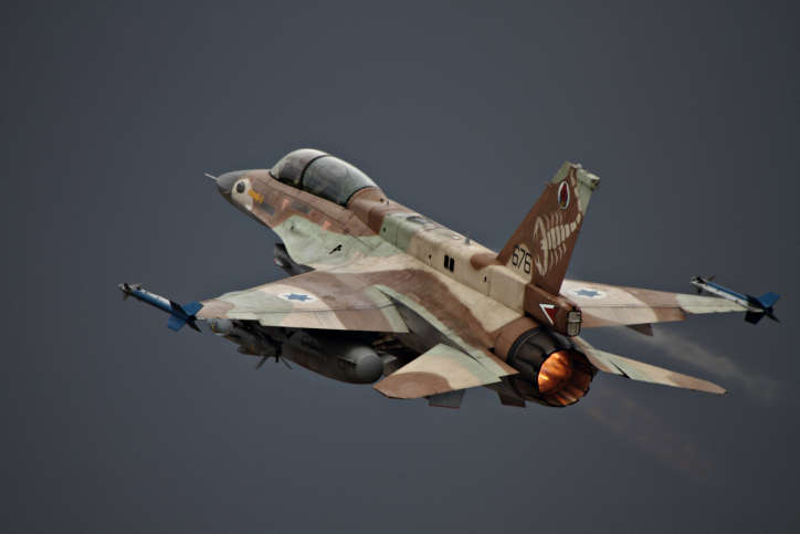 מקורב לחיזבאללה: "התגובה תהיה מכטב"מ מתאבד או כוח קומנדו" .