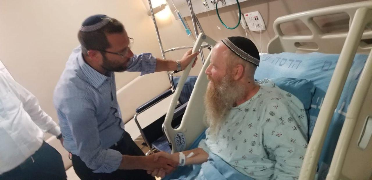 גנץ ביקר את הרב ישראל שנרב: "באנו לחזק ויצאנו מחוזקים" הרב איתן שנרב