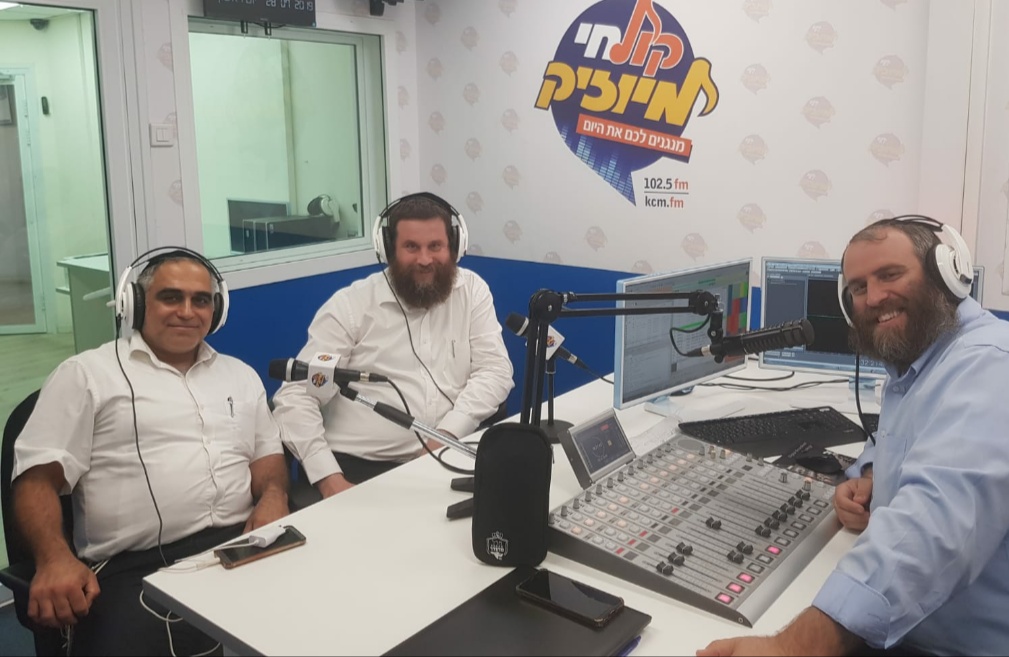 במקום מוסיקה: מסע מרתק בשבילי בראשית ובמדבר • האזינו קמיסר כרמלי