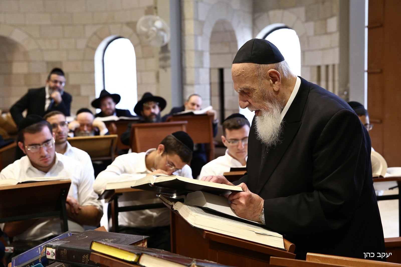 צפו: מרן ראש הישיבה פותח את 'זמן אלול' בשיעור כללי 212A6423