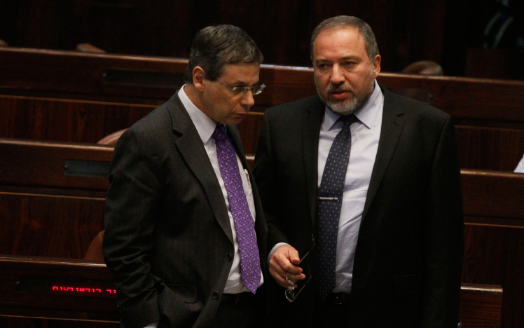 איילון על ליברמן: "הוא מחכה להתיש את כולם ואז במשבר הוא יכנס" ליברמן ואיילון בימים טובים יותר