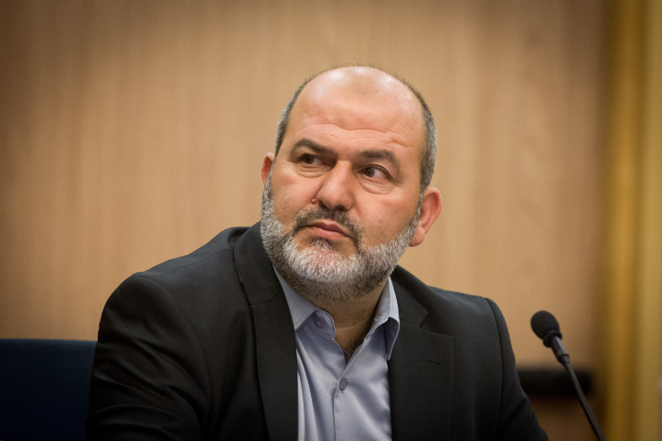 המתיחה שמעוררת סערה: הח"כ הערבי חשף לטוקר ושוקרון פרטים על מקורבי נתניהו יחיא