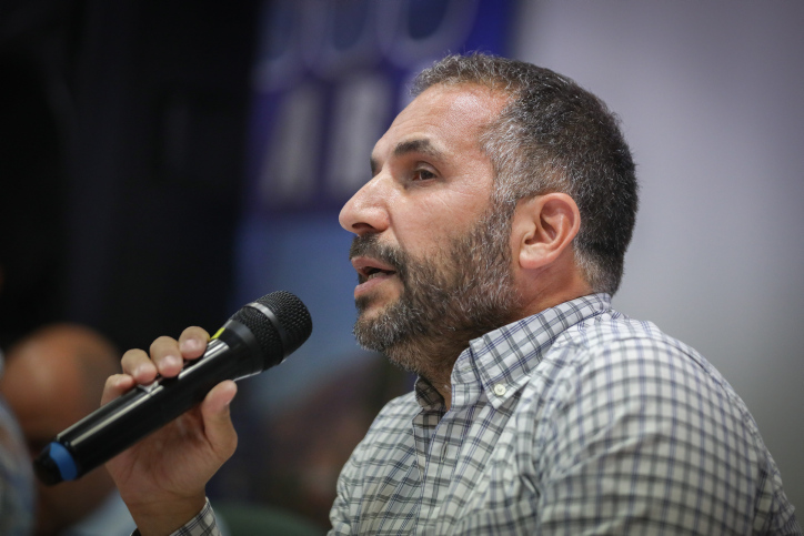הערב: רון קובי ינסה שוב להעביר את תקציב העירייה .