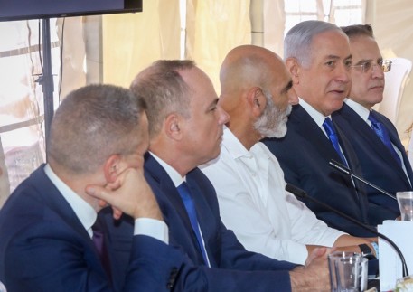 הממשלה אישרה: היישוב מבואות יריחו יוסדר נתניהו בישיבת הממשלה היום