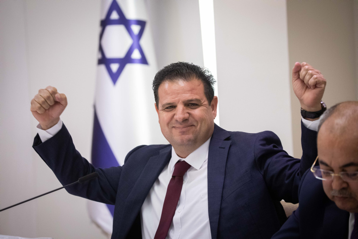 כלל המפלגות הערביות תומכות בבני גנץ: "לא מאהבת מרדכי אלה משנאת המן" .