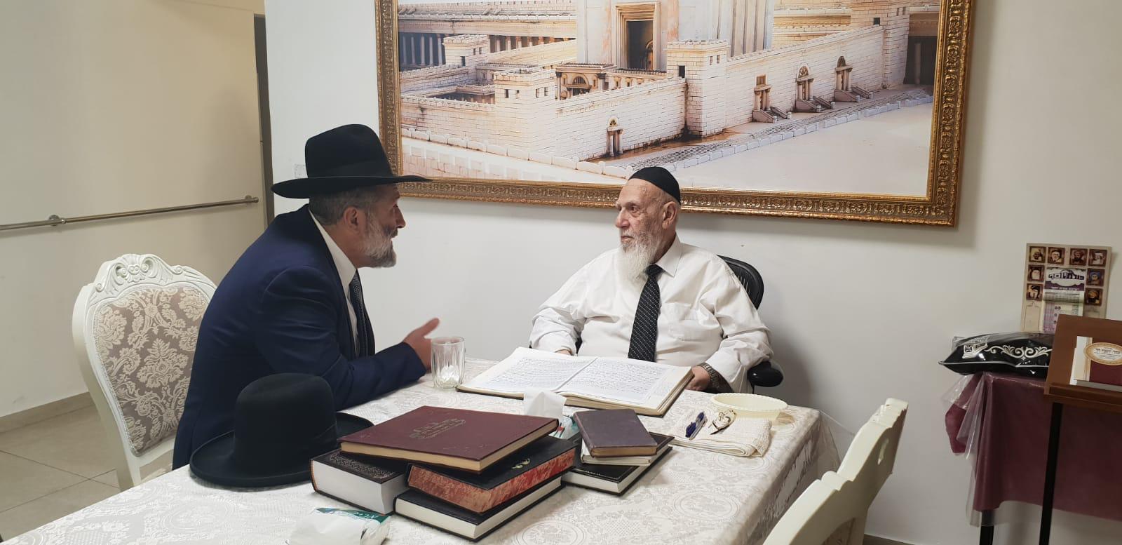 רגע לפני הנאום: השר דרעי אצל מרן • תיעוד דרעי אצל מרן