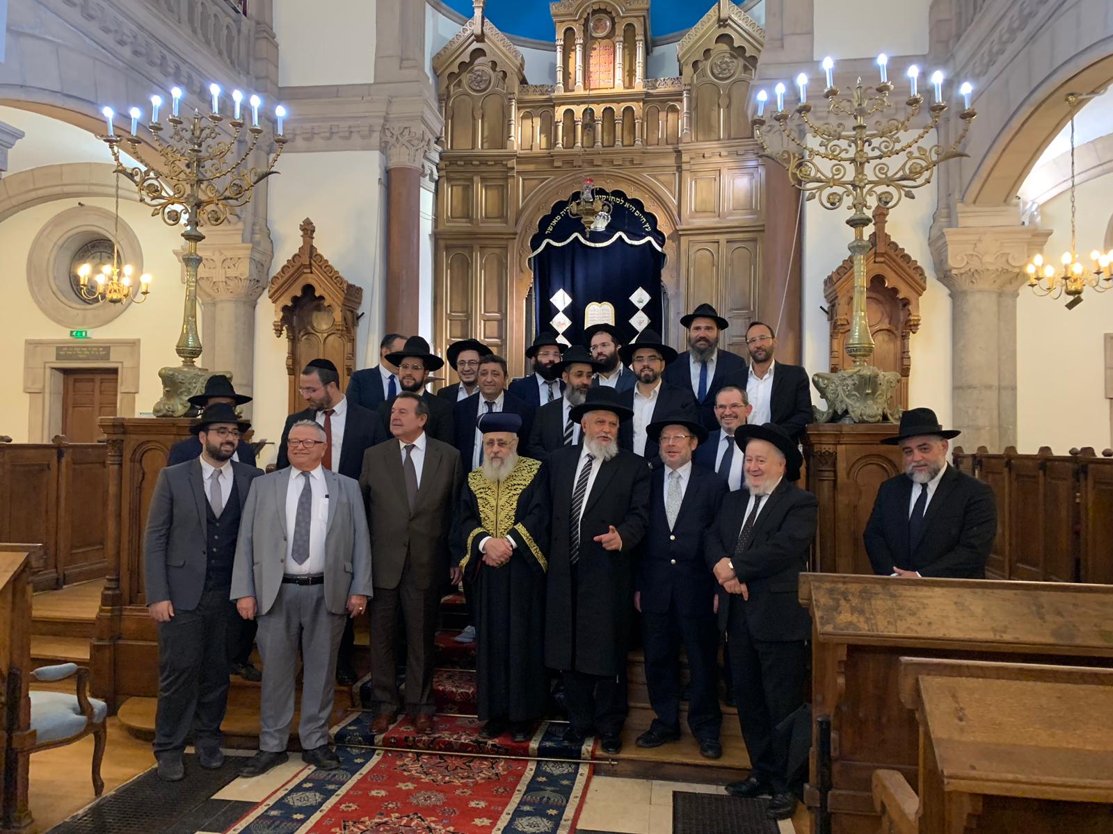 ביקור בזק: מרן הראשל"צ הגר"י יוסף ביקר בצרפת מרן הגר"י יוסף והרבנים