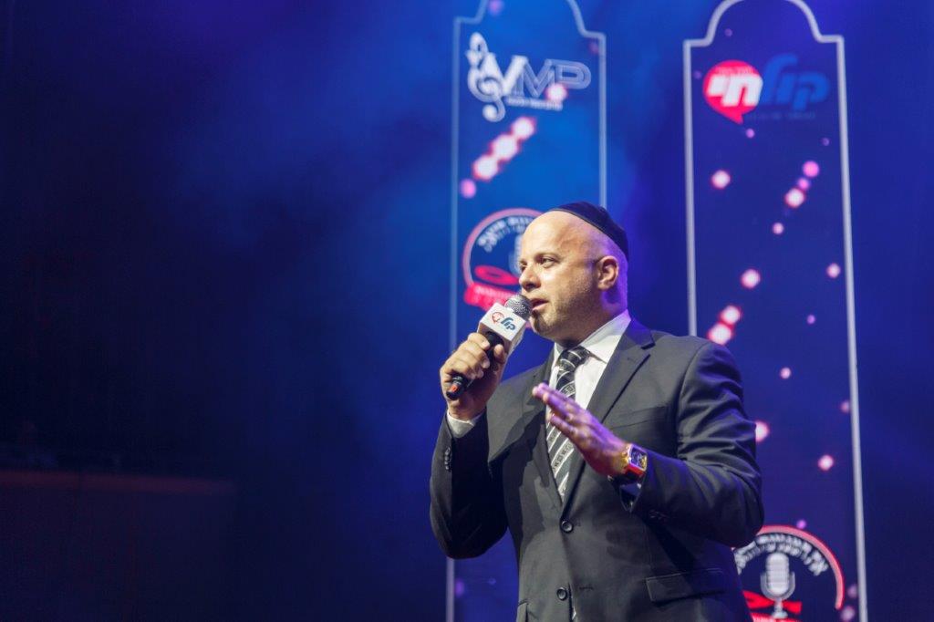 הילדה ביקשה חגיגת 'בת מצוה' וטוקר הגשים לה את החלום • האזינו מב''ד שטיינמץ גרטנר בנייני האומה צילום מנדי אור ואלקנה קליין (4)