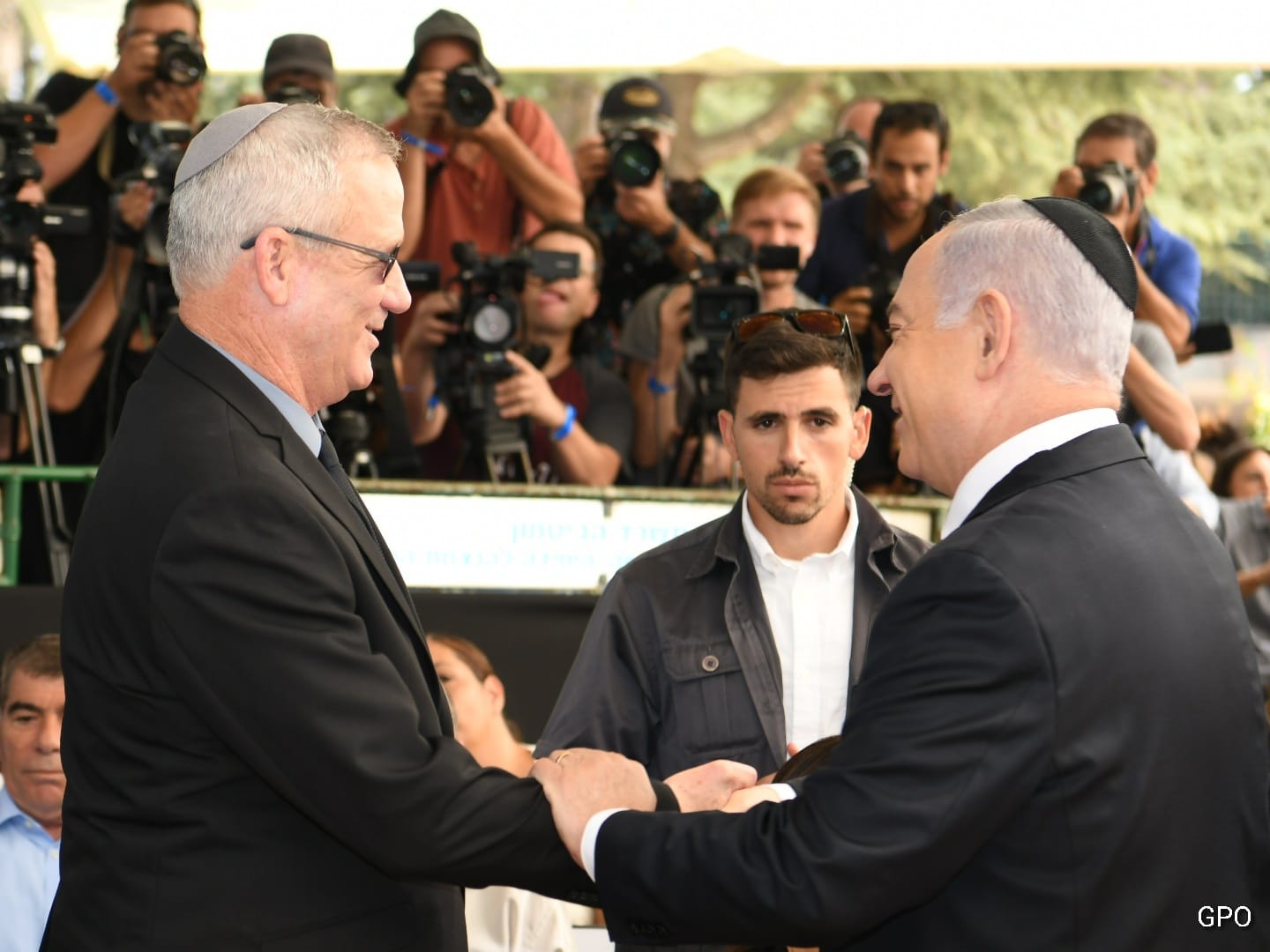 נתניהו באזכרת פרס: "צו השעה – אחדות" נתניהו וגנץ