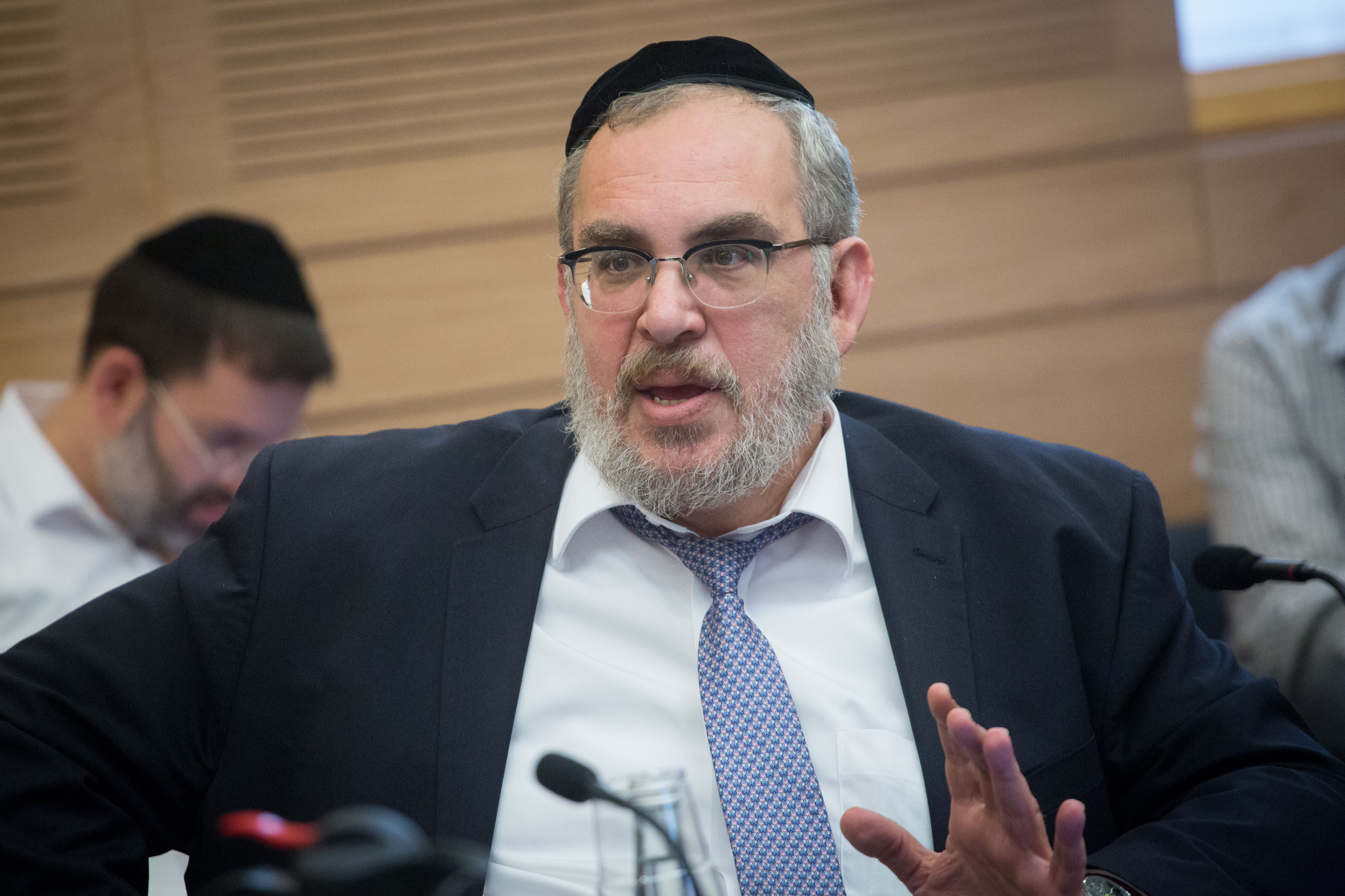 ח"כ אשר מאשים: "ליברמן משתמש בדיפלומטיה האנטישמית של קורבין" .