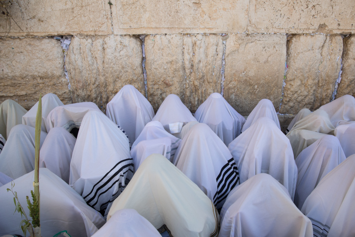 היערכות בכותל לקראת בואם של האלפים; מרן שר התורה יגיע בשלישי .