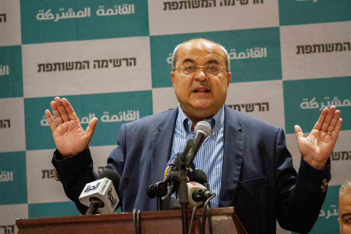 אחמד טיבי: "ממיעוט נרדף הפכנו למיעוט שרודף את נתניהו" .