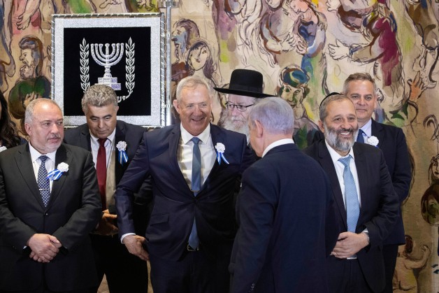 פגישת המו"מ הסתיימה; הליכוד: "פייק משא ומתן" .