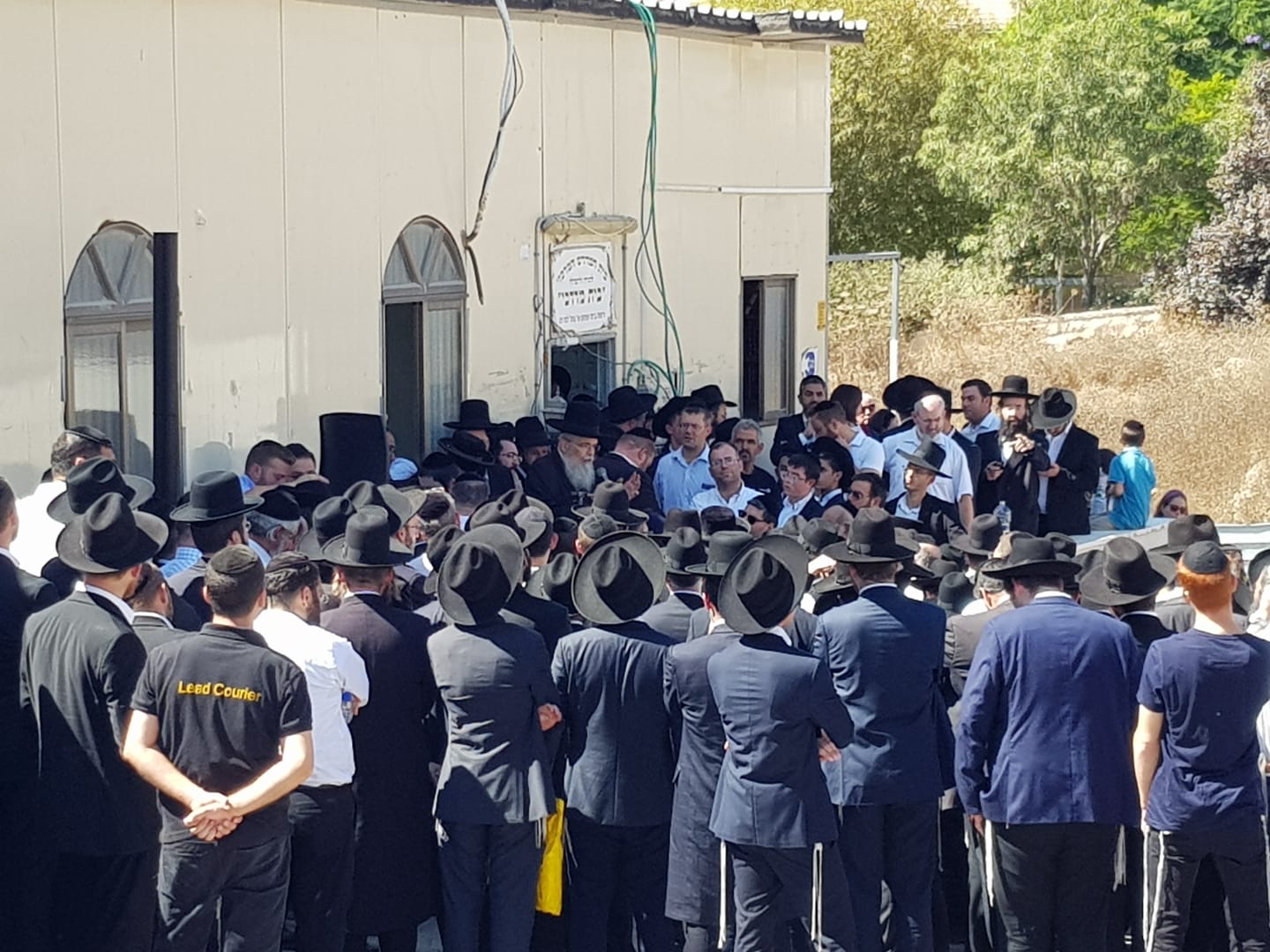 איש החסד שבית שמש החרדית חבה לו את צביונה התורני הטהור ce2d45b0-c1b8-44e5-a56d-01229fdb2304